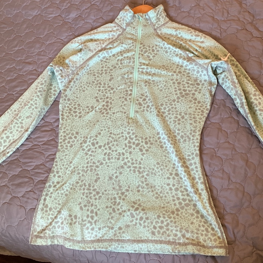 Nike Pro workout sweater